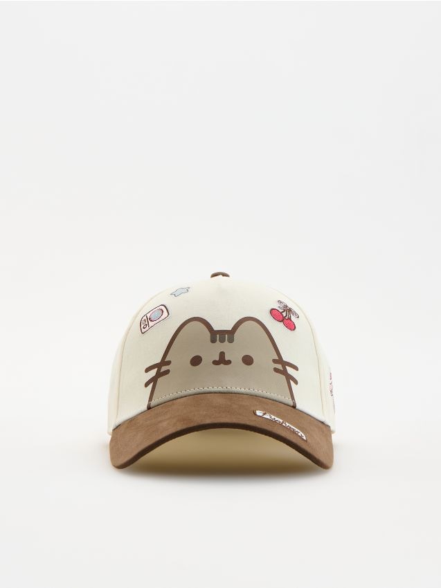 Reserved - Czapka z daszkiem Pusheen - złamana biel
