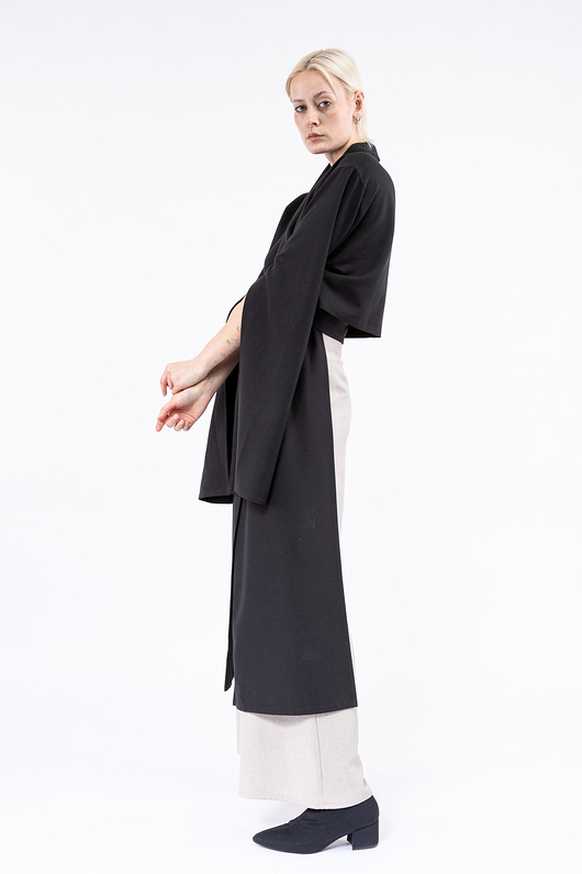 Raven light coat