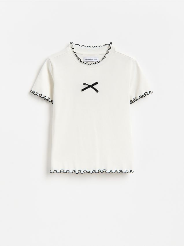 Reserved - T-shirt z kontrastowym brzegiem - złamana biel