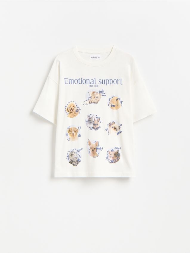 Reserved - Luźny t-shirt z nadrukiem - złamana biel