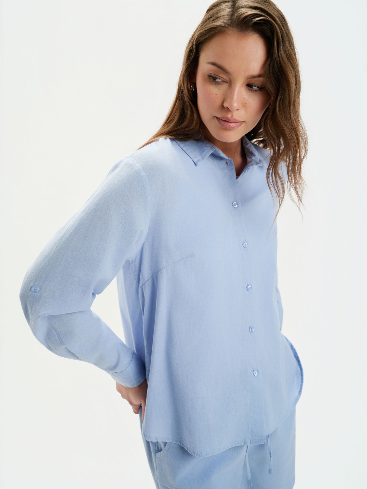 Błękitna koszula z kołnierzykiem