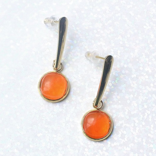 Eleganckie kolczyki sztyfty pozłacane Chalcedon neonowy oranż