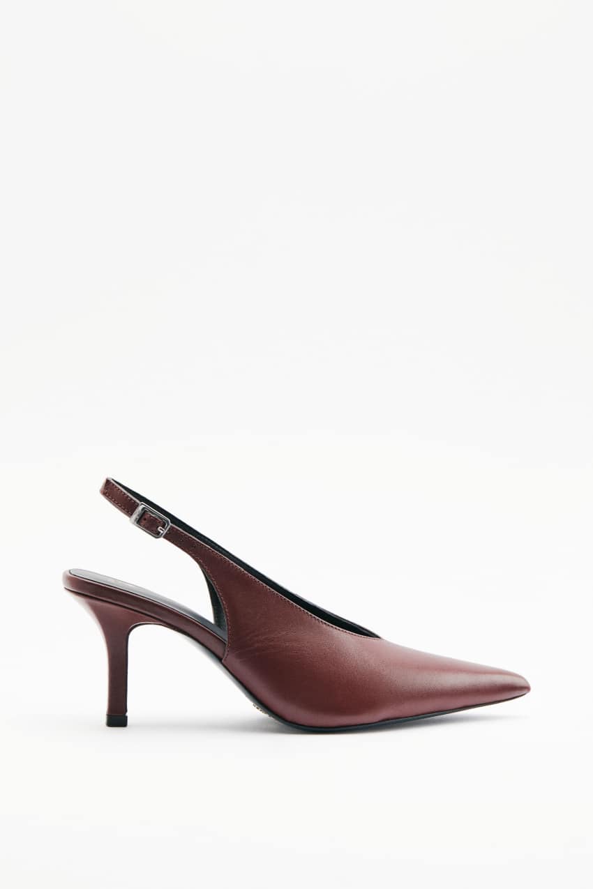 Slingbacki ze skóry na obcasie