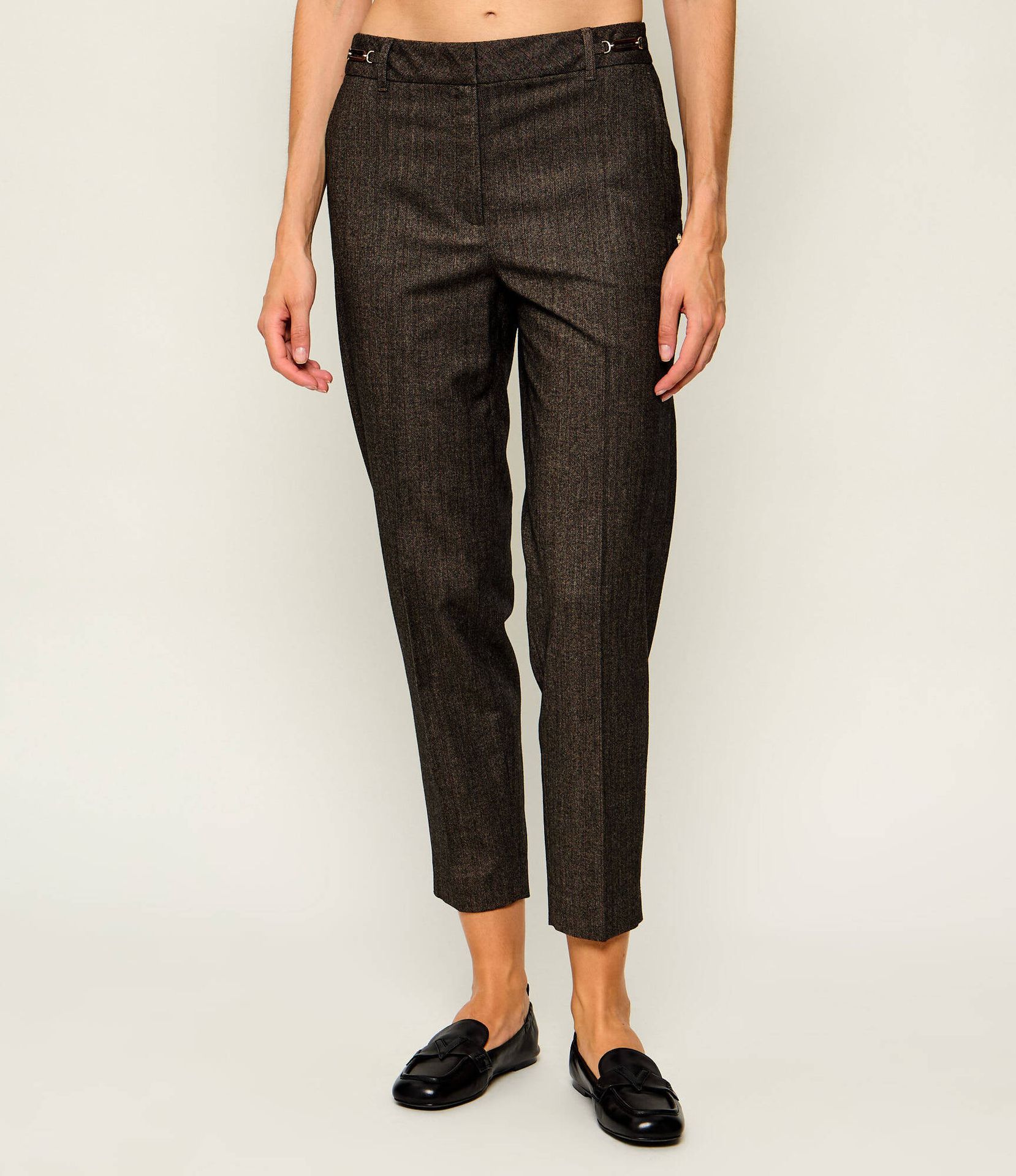 Marc Cain Spodnie cygaretki Fordon Regular Fit