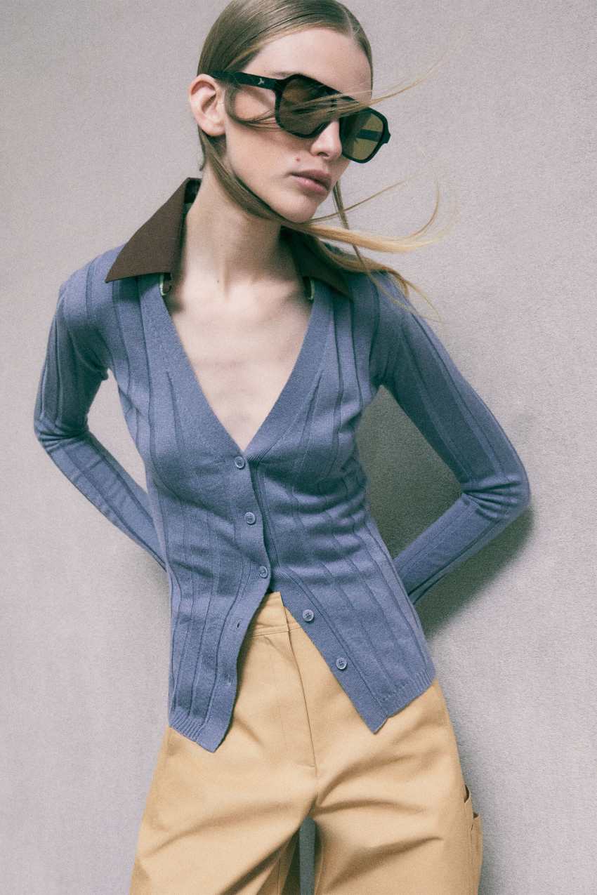 Rozpinany sweter w prążki color-block