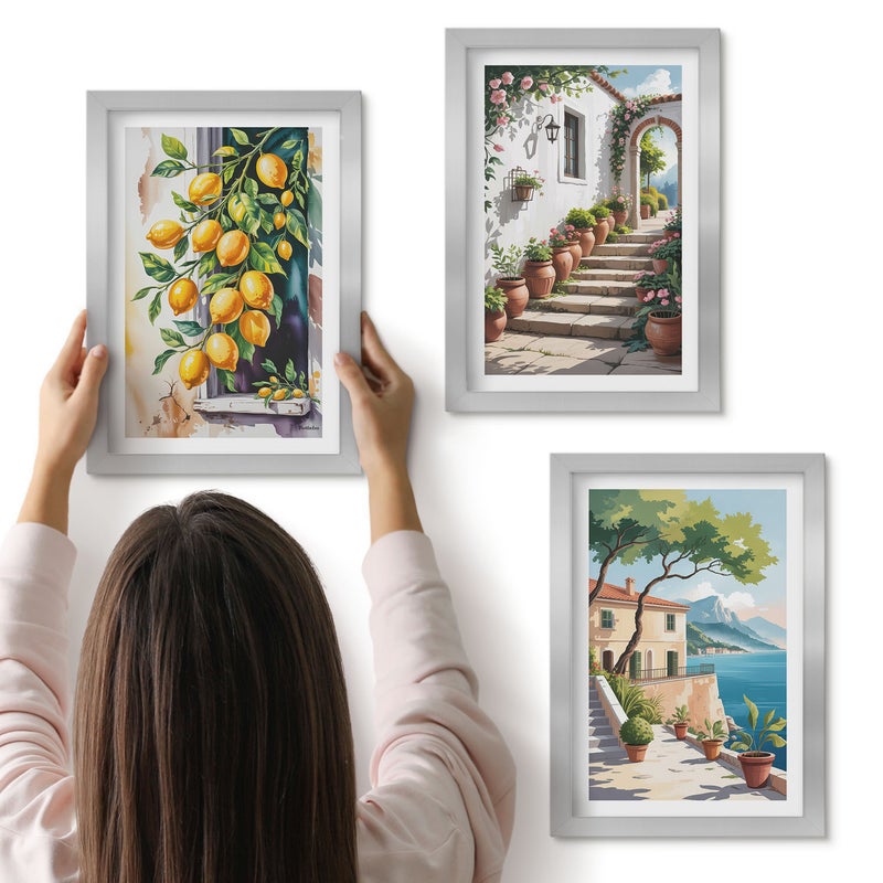 Galeria ścienna 3-częściowy komplet obrazów w srebrnych ramach - Cytryny na tle kwiatów i widoki nadmorskie - ArtPrintCave