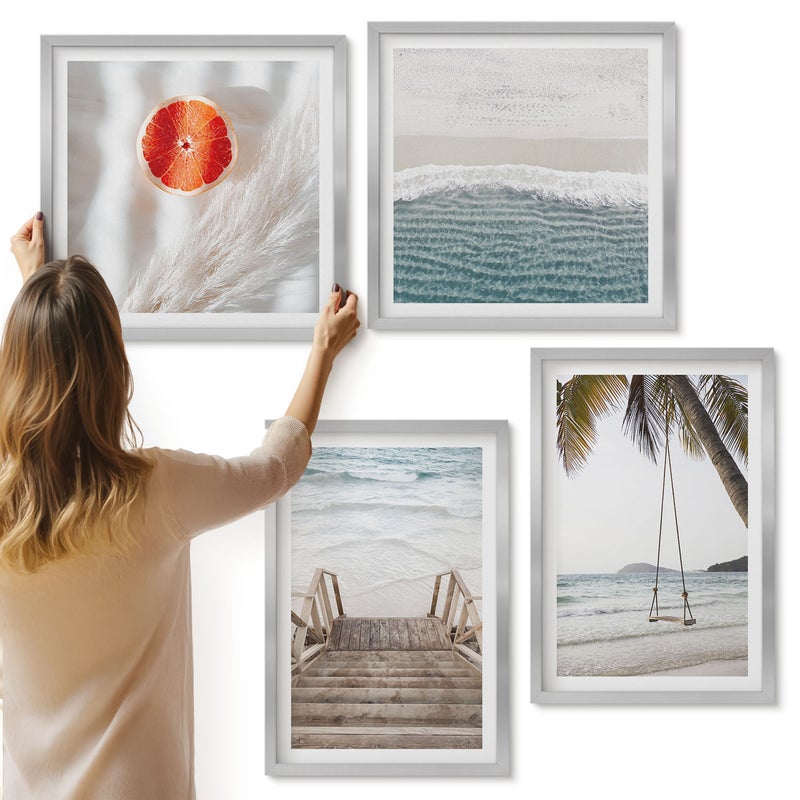 Galeria ścienna 4-częściowy komplet obrazów w srebrnych ramach - Plaża z drewnianymi schodami wakacyjny klimat - ArtPrintCave