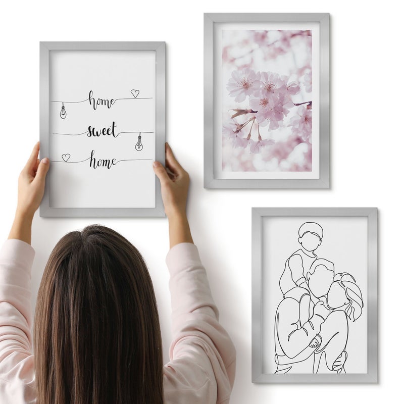 Galeria ścienna 3-częściowy komplet obrazów w srebrnych ramach - Kwiaty i rodzina w minimalistycznym designie - ArtPrintCave
