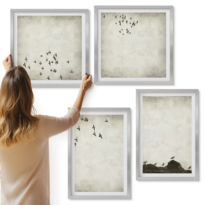 Galeria ścienna 4-częściowy komplet obrazów w srebrnych ramach - Minimalistyczny malunek lecących ptaków - ArtPrintCave