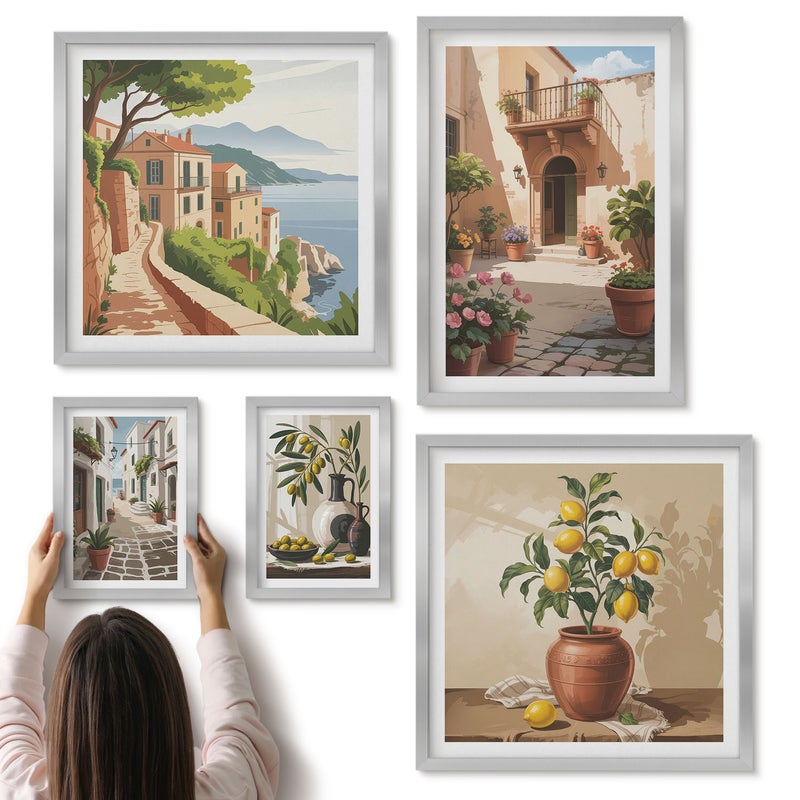 Galeria ścienna 5-częściowy komplet obrazów w srebrnych ramach - Kameralne uliczki i kwiatowe akcenty w stylu śródziemnomorskim - ArtPrintCave