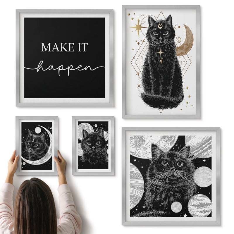Galeria ścienna 5-częściowy komplet obrazów w srebrnych ramach - Czarne koty w stylu boho z motywami kosmicznymi - ArtPrintCave