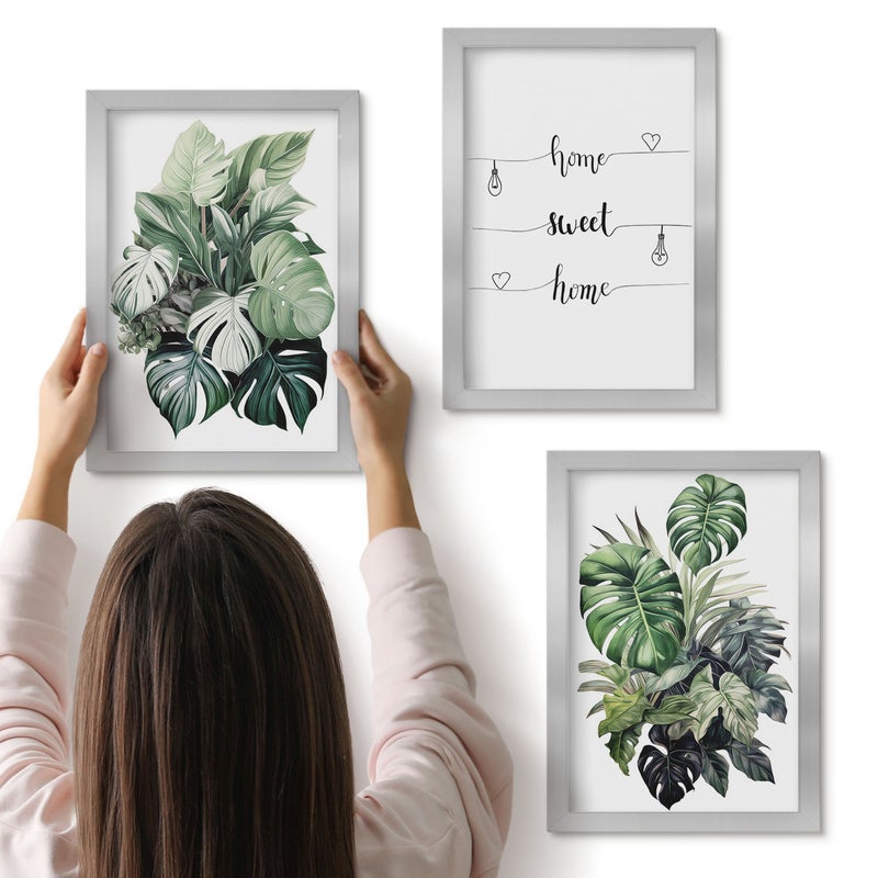 Galeria ścienna 3-częściowy komplet obrazów w srebrnych ramach - Akwarelowe liście monstery home sweet home - ArtPrintCave