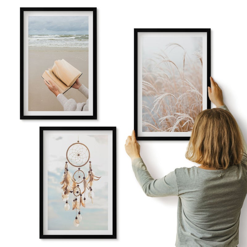 Galeria ścienna 3-częściowy komplet obrazów w czarnych ramach - Spokojne pejzaże delikatne letnie widoki styl boho - ArtPrintCave