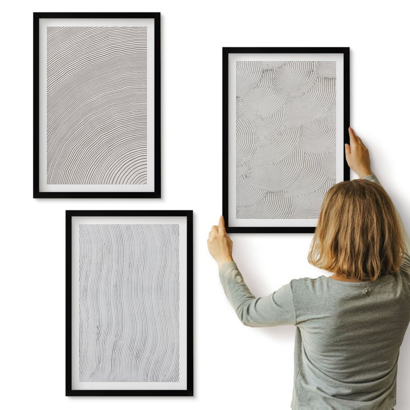 Galeria ścienna 3-częściowy komplet obrazów w czarnych ramach - Wzory na piasku linearne struktury geometryczne - ArtPrintCave