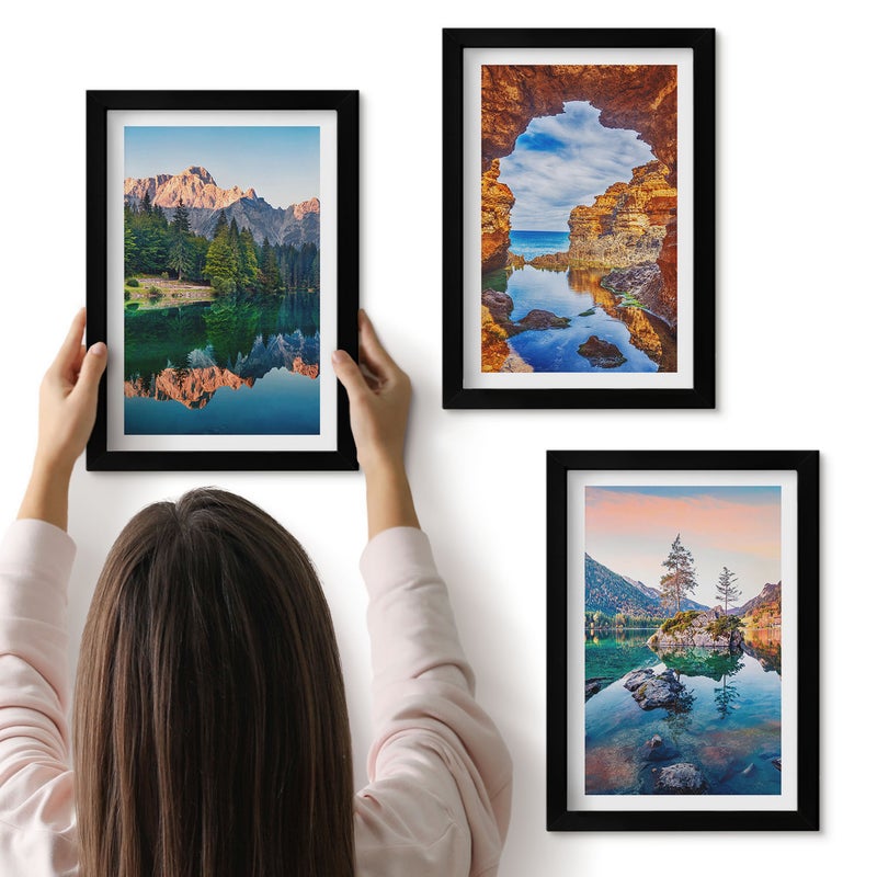 Galeria ścienna 3-częściowy komplet obrazów w czarnych ramach - Górskie jeziora z odbiciem w wodzie i skałami - ArtPrintCave
