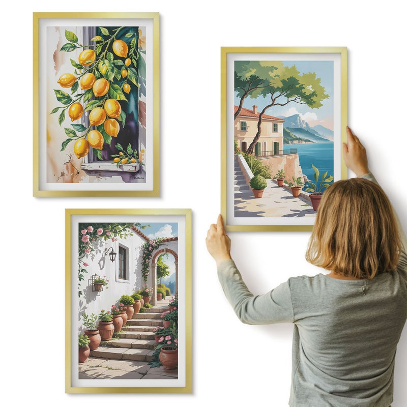 Galeria ścienna 3-częściowy komplet obrazów w złotych ramach - Cytryny na tle kwiatów i widoki nadmorskie - ArtPrintCave