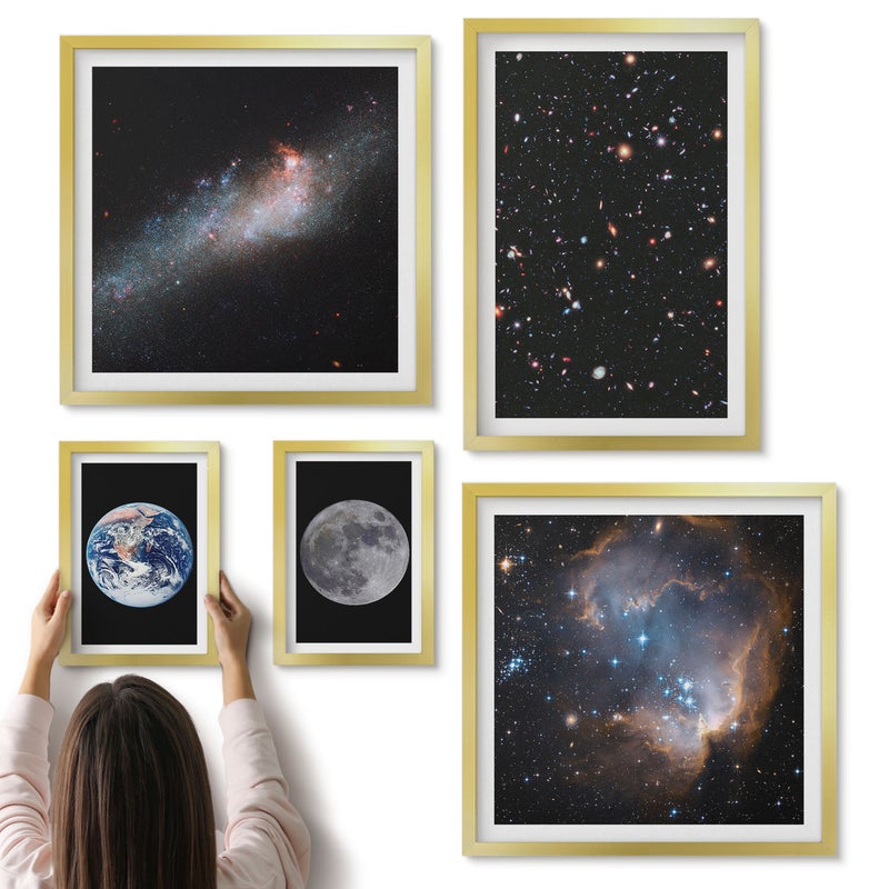 Galeria ścienna 5-częściowy komplet obrazów w złotych ramach - Kosmiczne pejzaże galaktyki i układu słonecznego - ArtPrintCave