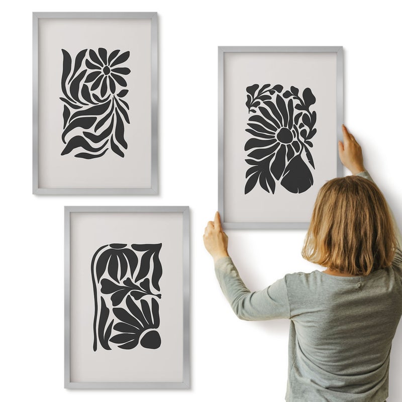 Galeria ścienna 3-częściowy komplet obrazów w srebrnych ramach - Abstrakcyjne wzory roślinne w odcieniach czerni - ArtPrintCave