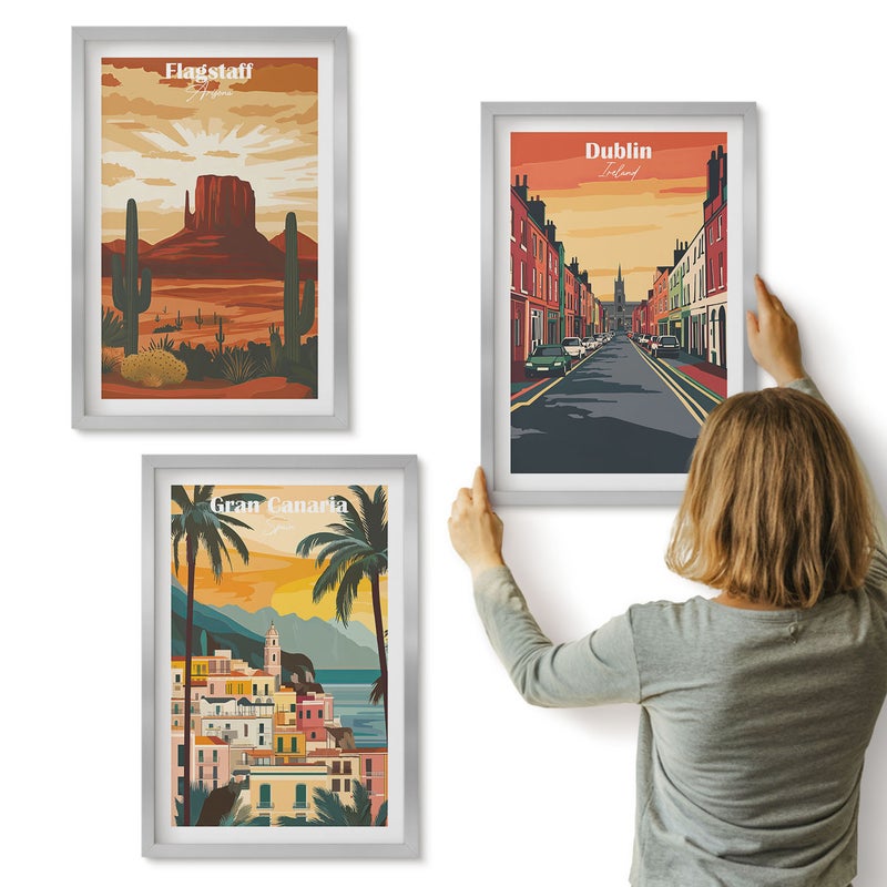 Galeria ścienna 3-częściowy komplet obrazów w srebrnych ramach - Krajobrazy miast i natury w ciepłych kolorach - ArtPrintCave