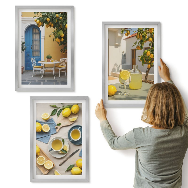 Galeria ścienna 3-częściowy komplet obrazów w srebrnych ramach - Cytryny lemoniada niebieskich drzwi letnie widoki - ArtPrintCave