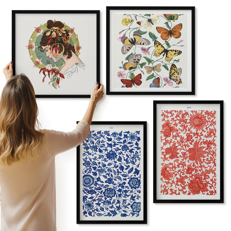 Galeria ścienna 4-częściowy komplet obrazów w czarnych ramach - Vintage kwiaty motyle i ornamenty postery - ArtPrintCave