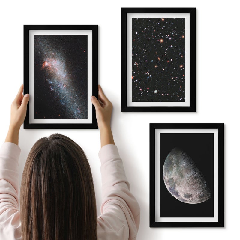 Galeria ścienna 3-częściowy komplet obrazów w czarnych ramach - Kosmos galaktyki gwiazdy i Księżyc w pełni - ArtPrintCave