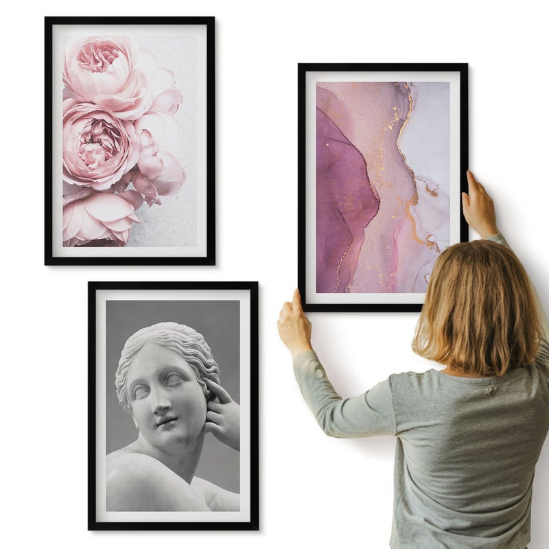 Galeria ścienna 3-częściowy komplet obrazów w czarnych ramach - Romantyczne piwonie rzeźba kobiety abstrakcja - ArtPrintCave