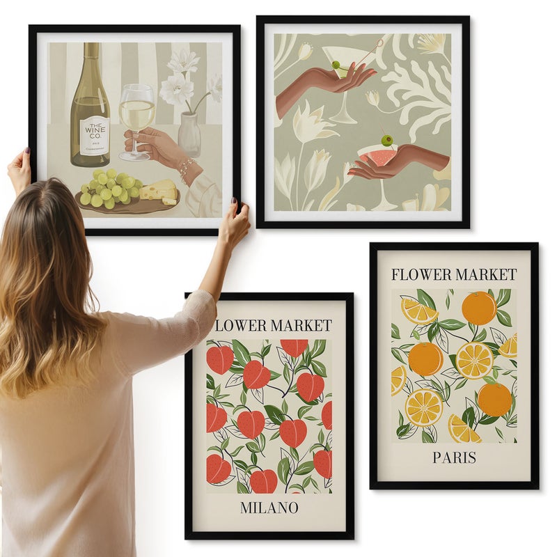 Galeria ścienna 4-częściowy komplet obrazów w czarnych ramach - Kwiatowe postery i wino Mediolan Paryż - ArtPrintCave