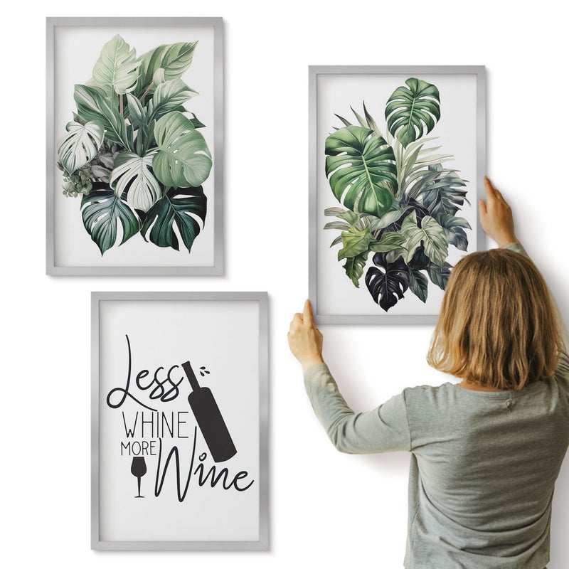 Galeria ścienna 3-częściowy komplet obrazów w srebrnych ramach - Liście roślin w zielonych odcieniach z napisem o winie - ArtPrintCave