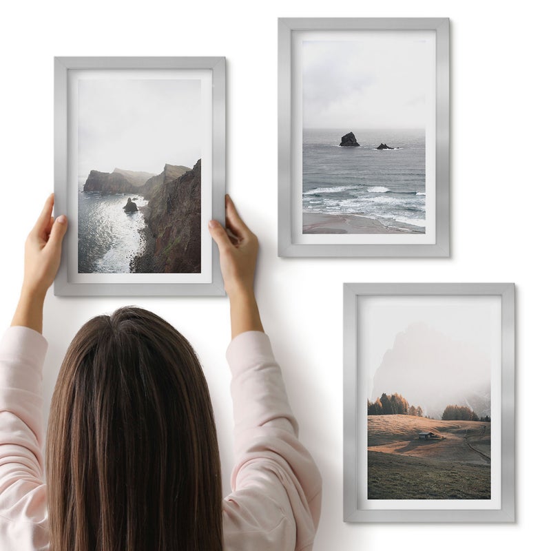 Galeria ścienna 3-częściowy komplet obrazów w srebrnych ramach - Krajobrazy górskie i morskie z chmurami i lasami - ArtPrintCave