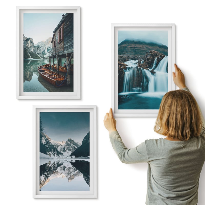 Galeria ścienna 3-częściowy komplet obrazów w białych ramach - Górskie krajobrazy z wodospadem i jeziorem - ArtPrintCave