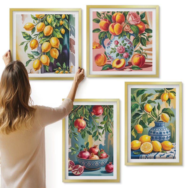 Galeria ścienna 4-częściowy komplet obrazów w złotych ramach - Owocowe kompozycje z granatami cytrynami brzoskwiniami - ArtPrintCave