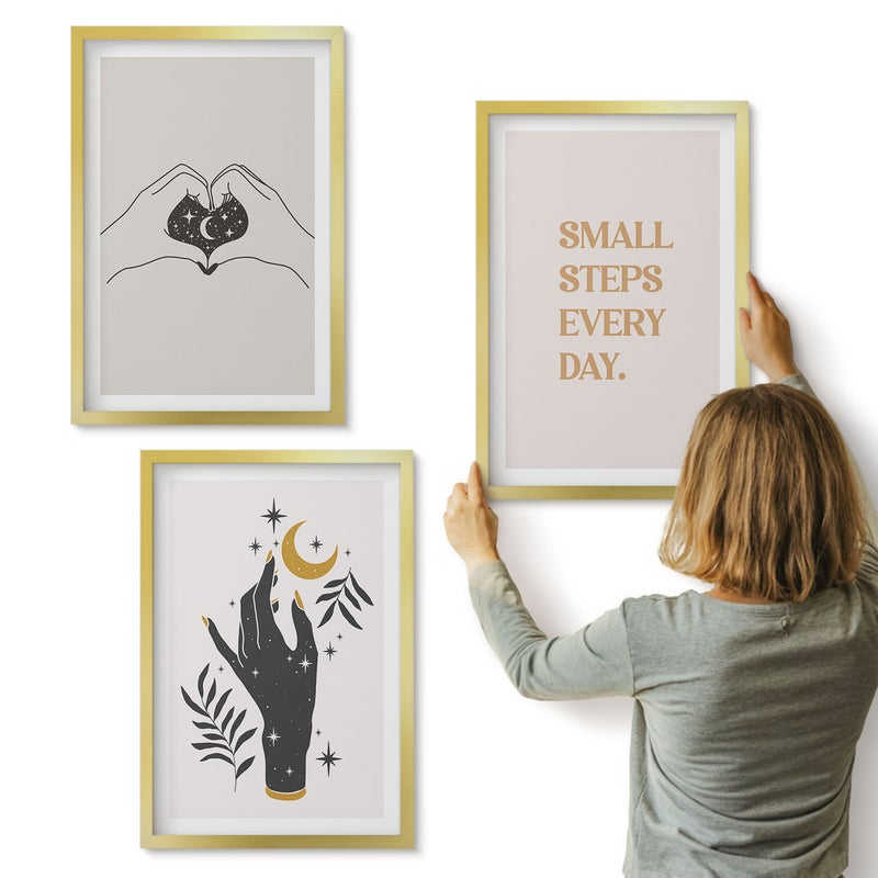 Galeria ścienna 3-częściowy komplet obrazów w złotych ramach - Minimalistyczne ilustracje inspirujący tekst boho - ArtPrintCave