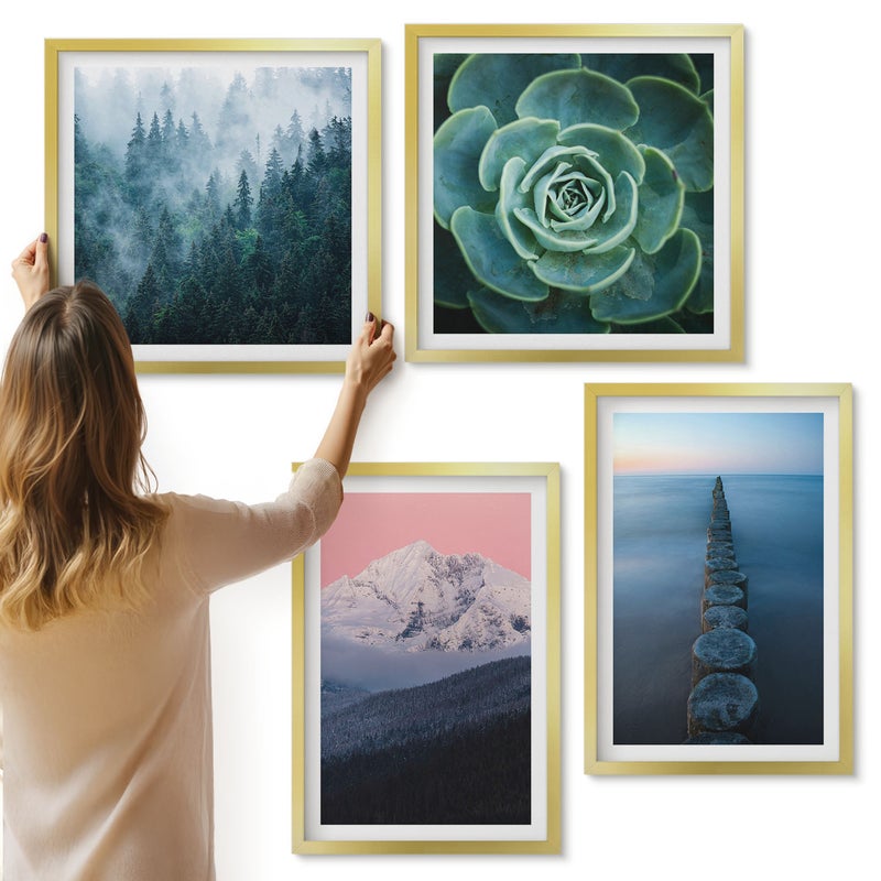 Galeria ścienna 4-częściowy komplet obrazów w złotych ramach - Góry z różowym niebem woda i zielony sukulent - ArtPrintCave