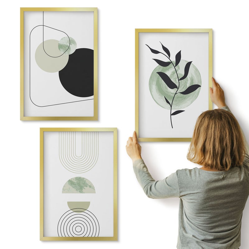 Galeria ścienna 3-częściowy komplet obrazów w złotych ramach - Abstrakcyjne kształty i roślinne motywy w zieleni - ArtPrintCave