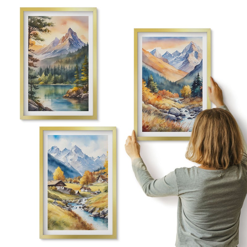 Galeria ścienna 3-częściowy komplet obrazów w złotych ramach - Górski krajobraz z rzeką i domkami w jesiennych barwach - ArtPrintCave