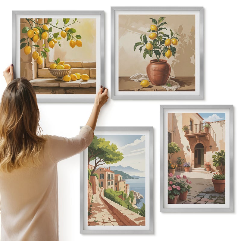 Galeria ścienna 4-częściowy komplet obrazów w srebrnych ramach - Owoce cytrusowe w kuchni widok na morze i urokliwe miasteczko - ArtPrintCave