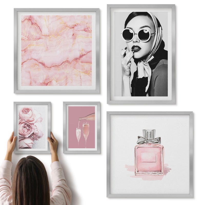 Galeria ścienna 5-częściowy komplet obrazów w srebrnych ramach - Stylowe akcenty w odcieniach różu i elegancji - ArtPrintCave