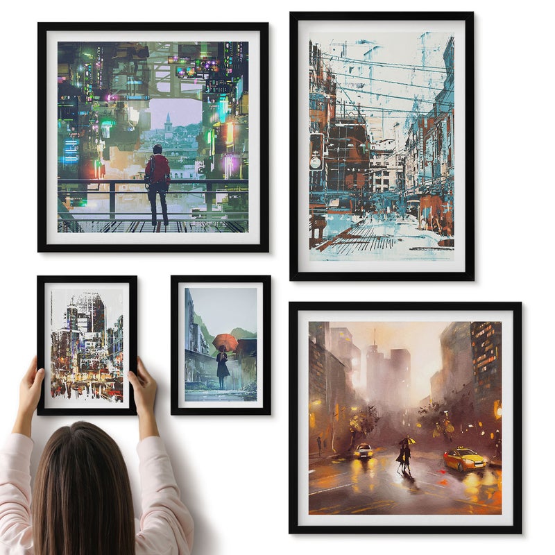 Galeria ścienna 5-częściowy komplet obrazów w czarnych ramach - Nowoczesne miejskie pejzaże z ulicami i postaciami - ArtPrintCave