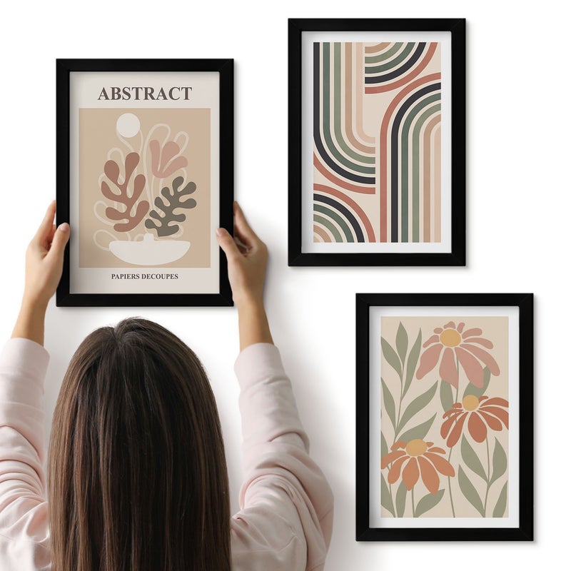Galeria ścienna 3-częściowy komplet obrazów w czarnych ramach - Abstrakcyjne rośliny i wzory w pastelowych kolorach - ArtPrintCave