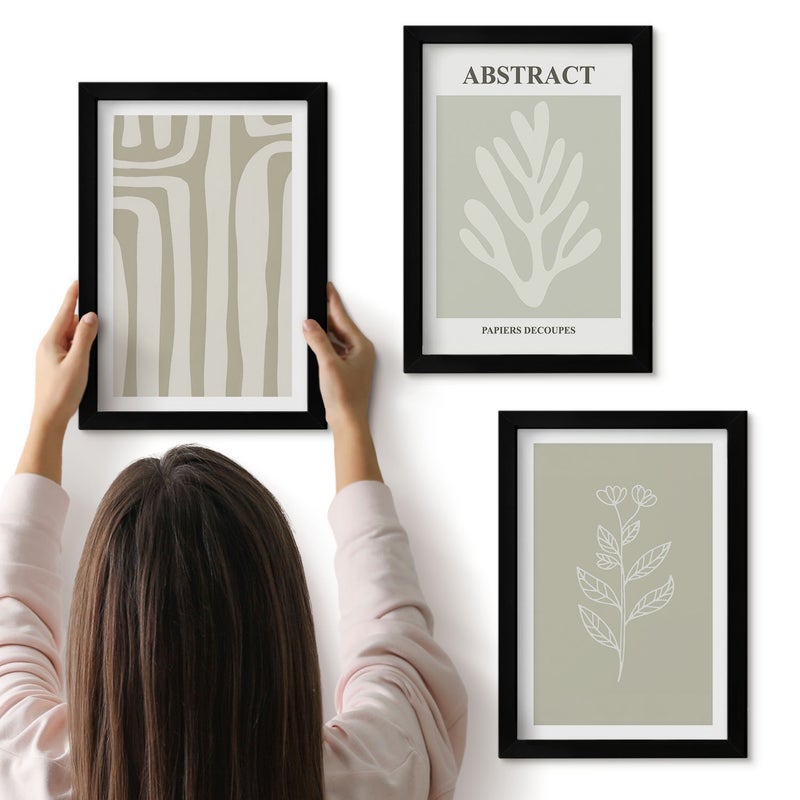 Galeria ścienna 3-częściowy komplet obrazów w czarnych ramach - Abstrakcyjne wzory roślinne w stonowanej kolorystyce - ArtPrintCave