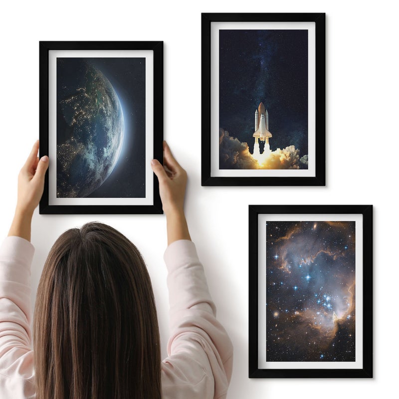 Galeria ścienna 3-częściowy komplet obrazów w czarnych ramach - Kosmos Ziemia rakieta galaktyka niebo gwiazdy - ArtPrintCave
