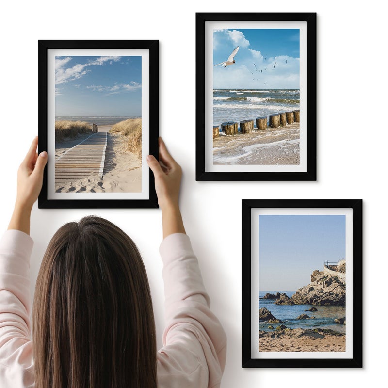 Galeria ścienna 3-częściowy komplet obrazów w czarnych ramach - Plaża z drewnianą ścieżką morze i klify nadmorskie - ArtPrintCave