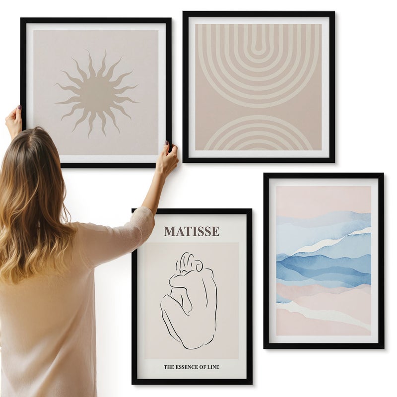 Galeria ścienna 4-częściowy komplet obrazów w czarnych ramach - Linie i fale w pastelowych odcieniach z minimalistycznym akcentem - ArtPrintCave