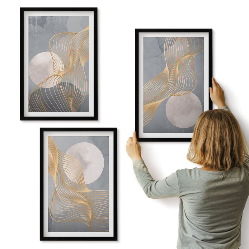 Galeria ścienna 3-częściowy komplet obrazów w czarnych ramach - Abstrakcyjne wzory z falami i okręgami na szarym tle - ArtPrintCave