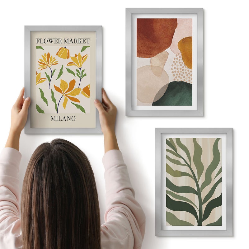 Galeria ścienna 3-częściowy komplet obrazów w srebrnych ramach - Kwiatowe motywy z abstrakcyjnymi kształtami i liśćmi - ArtPrintCave