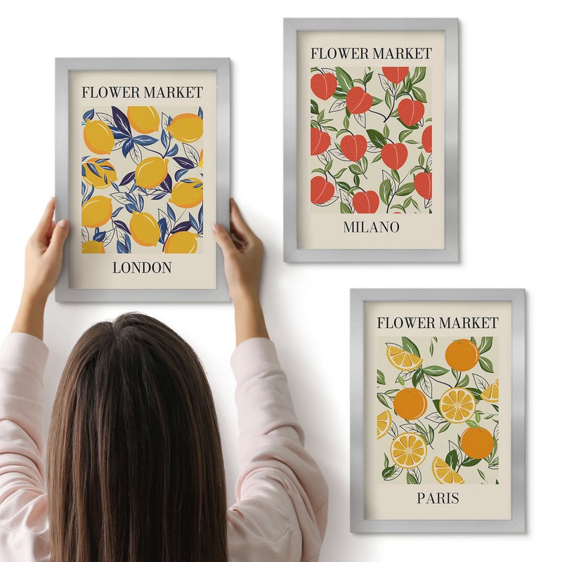 Galeria ścienna 3-częściowy komplet obrazów w srebrnych ramach - Kwiatowe postery w Londynie Mediolanie i Paryżu - ArtPrintCave