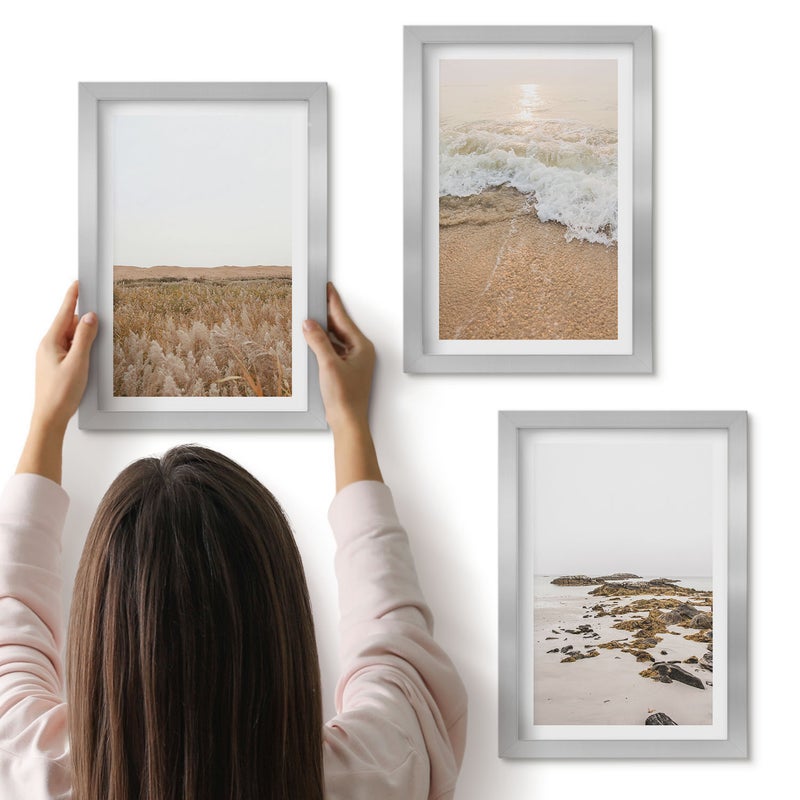 Galeria ścienna 3-częściowy komplet obrazów w srebrnych ramach - Plaża z falami i kamieniami nadmorskimi lato - ArtPrintCave
