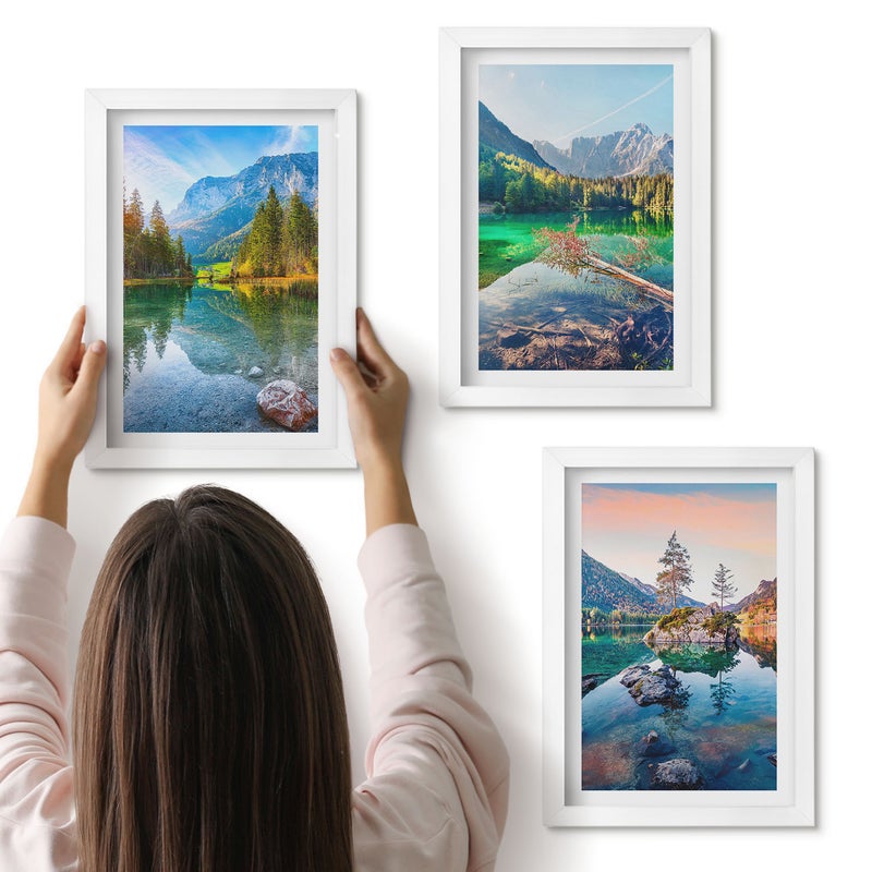 Galeria ścienna 3-częściowy komplet obrazów w białych ramach - Górskie jeziora z wodą i otaczającą naturą pejzaże - ArtPrintCave