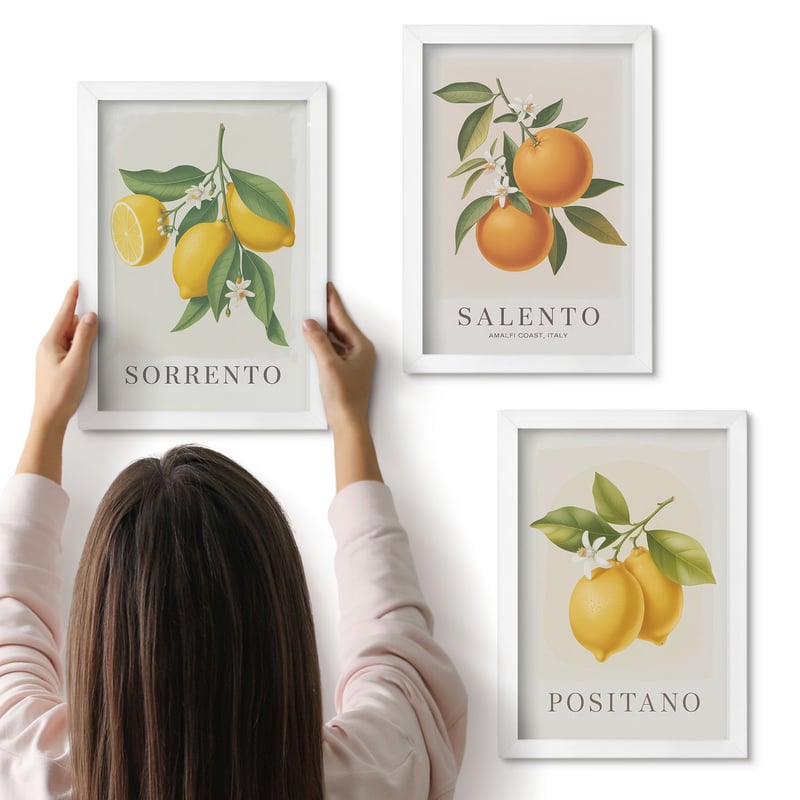 Galeria ścienna 3-częściowy komplet obrazów w białych ramach - Cytryny i pomarańcze z włoskiego wybrzeża Amalfi - ArtPrintCave